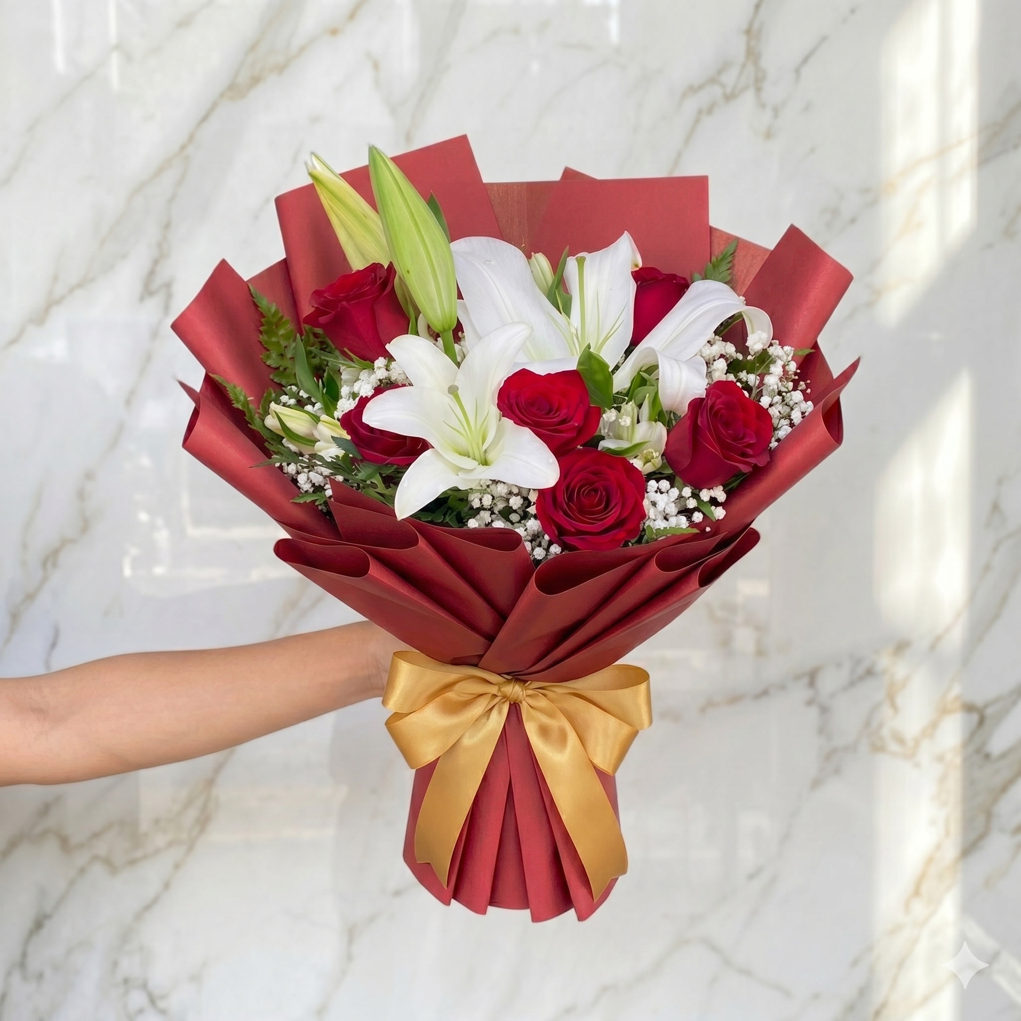 Buquê Rosas Vermelhas e Lírios Brancos — Dia das Mães